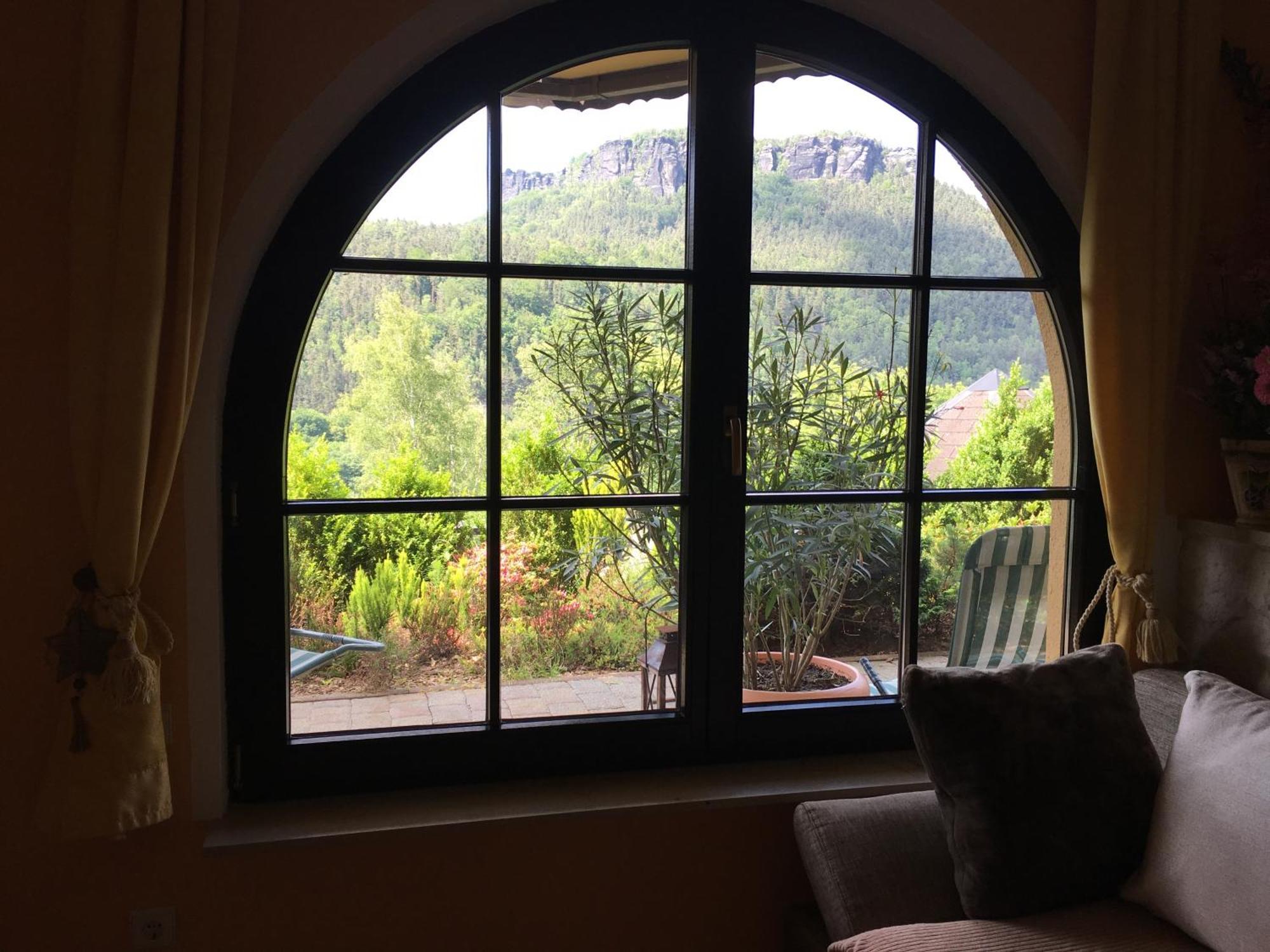 Ferienwohnung 1 Festungsblick Konigstein an der Elbe Bagian luar foto