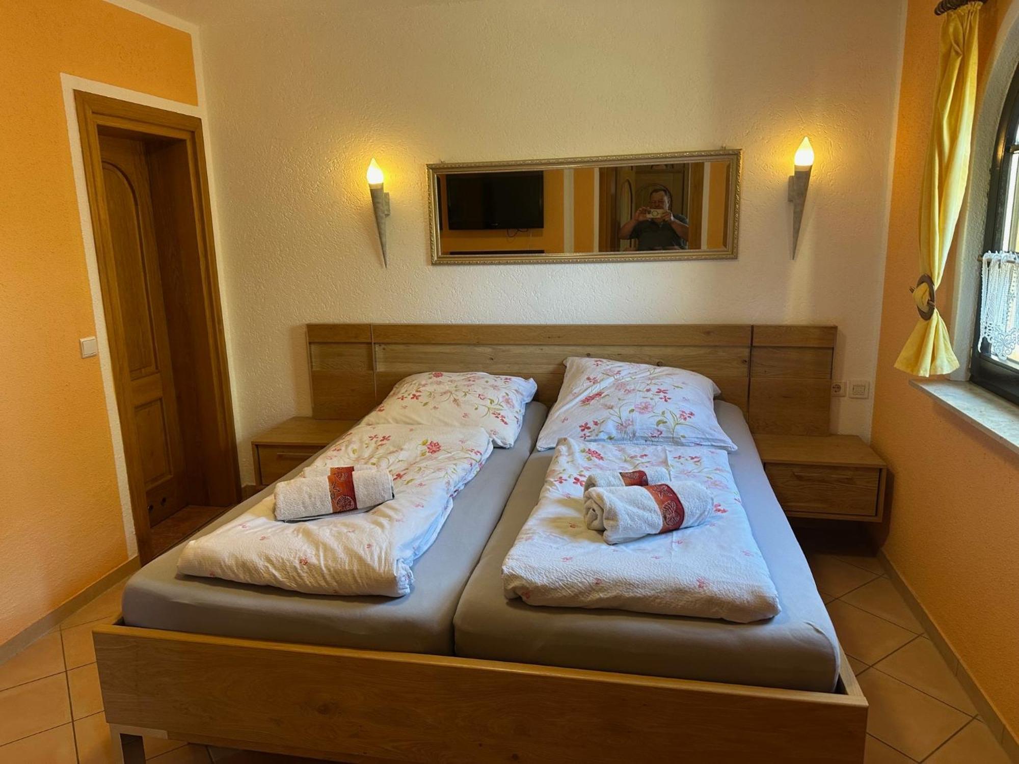 Ferienwohnung 1 Festungsblick Konigstein an der Elbe Bagian luar foto
